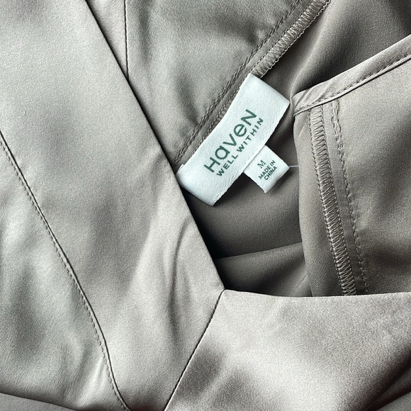 NWT women’s Haven Well within double v-neck washable silk cami sz m - Picture 9 of 9